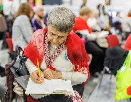 На международном форуме «Старшее поколение» в Санкт-Петербурге обсуждают программы поддержки людей зрелого возраста.