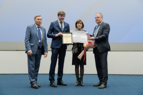 Сергей Кравцов наградил лауреатов премий «Ректор года», «Декан года» и «Профессор года».