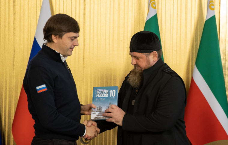 Сергей Кравцов обсудил развитие сфер образования и воспитания Чеченской и Карачаево-Черкесской республик на встречах с главами регионов.